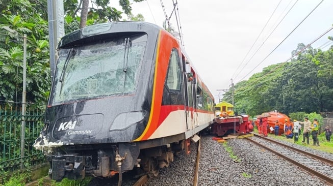 Kereta Bandara Tabrak Truk, Lalu Lintas Di Atur Ulang