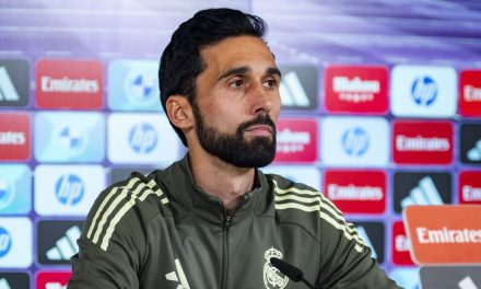 Arbeloa Di Ujung Tanduk: Manajemen Pertimbangkan Pemecatan