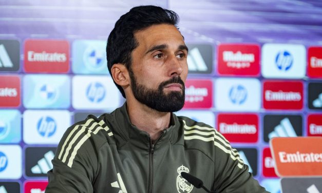 Arbeloa Di Ujung Tanduk: Manajemen Pertimbangkan Pemecatan