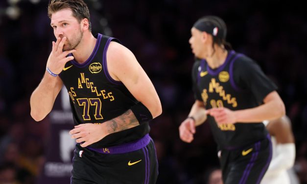 Luka Doncic Cedera, Cleveland Cavaliers Amankan Tiket Playoff