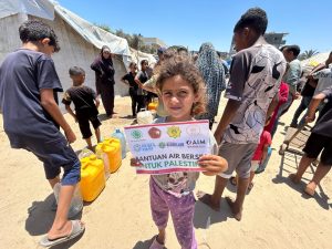 Aksi Haru Warga Gaza Sambut 15.000 Sembako Dari BAZNAS