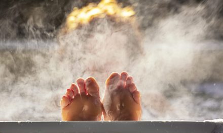 Manfaat Mandi Air Hangat Pada Kesehatan Perut Dan Pencernaan