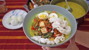 Lontong Sayur Medan: Perpaduan Tauco Dan Teri Medan