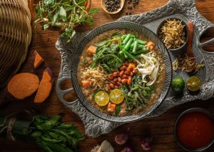 Bubur Pedas Sambas: Kuliner Kalbar Kaya Sayur Hidroponik