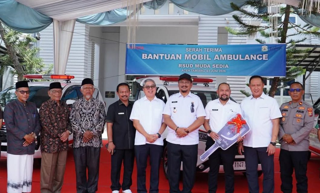 Toyota Indonesia Serahkan Donasi 3 Kijang Innova Ambulans