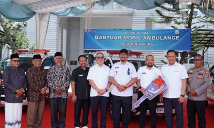 Toyota Indonesia Serahkan Donasi 3 Kijang Innova Ambulans