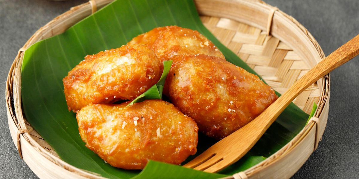 Kue Taripang Makassar: Jajanan Ketan Berlapis Gula Merah