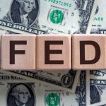 Dolar AS Menguat Tajam, Peluang Suku Bunga The Fed Naik 70%