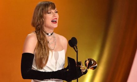 Taylor Swift Cetak Sejarah Usung 4 Gelar Album Terbaik Grammy