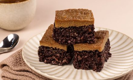 Kue Katirisandi Khas Bugis: Legit Ketan Dan Srikaya Gula Merah 