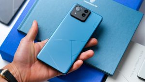 Asus Zenfone 11 Ultra Meluncur Berbekal Gimbal Hybrid Gen 3
